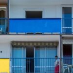 Façade : ces détails en fer forgé qui font grimper le cachet (et la valeur) d'une maison